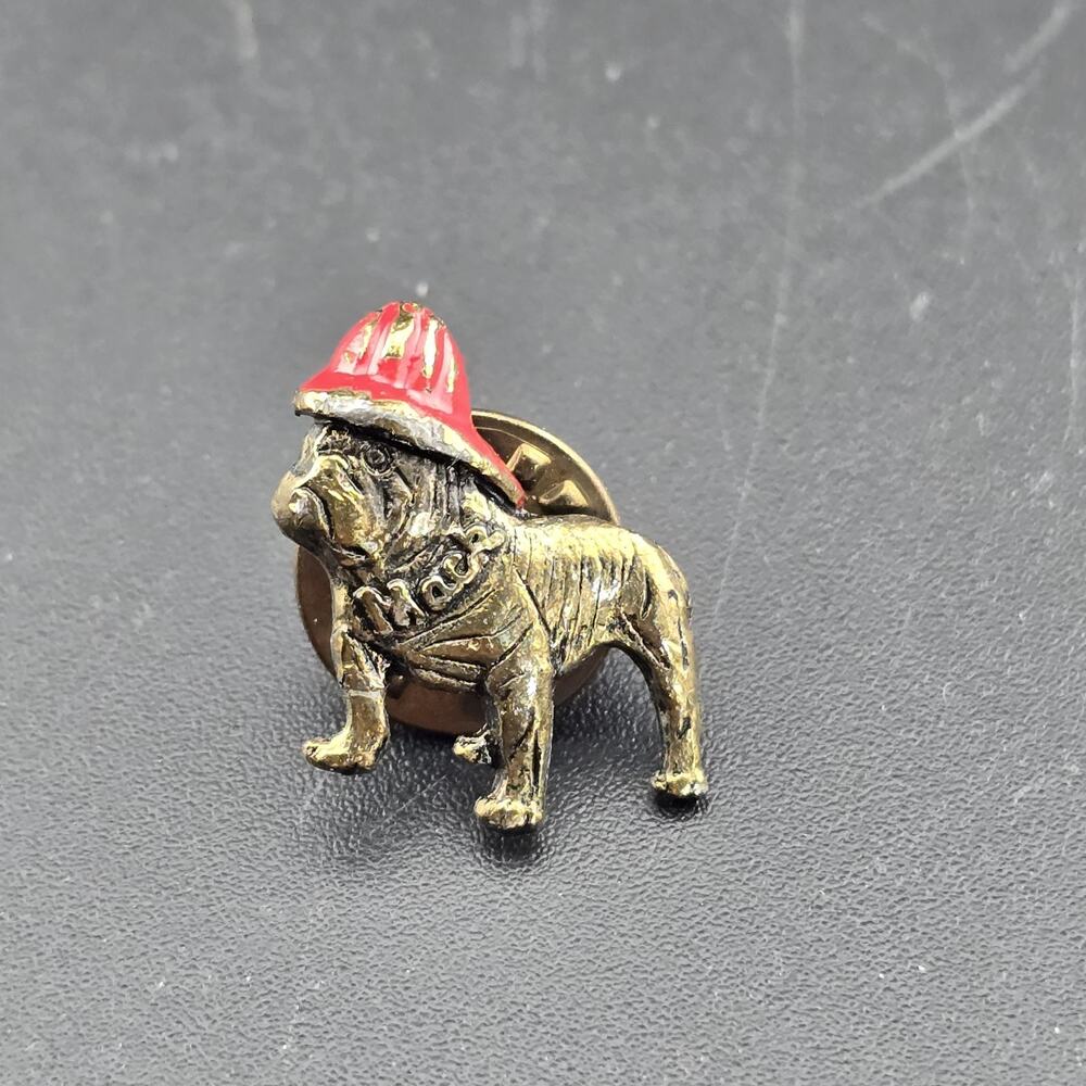 Vintage VCG Mack Trucks Gold-Tone Lapel Pin Iconic Bulldog Logo Kenworth Volvo